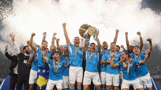 نابولي يُتوّج بلقب الدوري الإيطالي للمرة الرابعة بعد موسم دراماتيكي