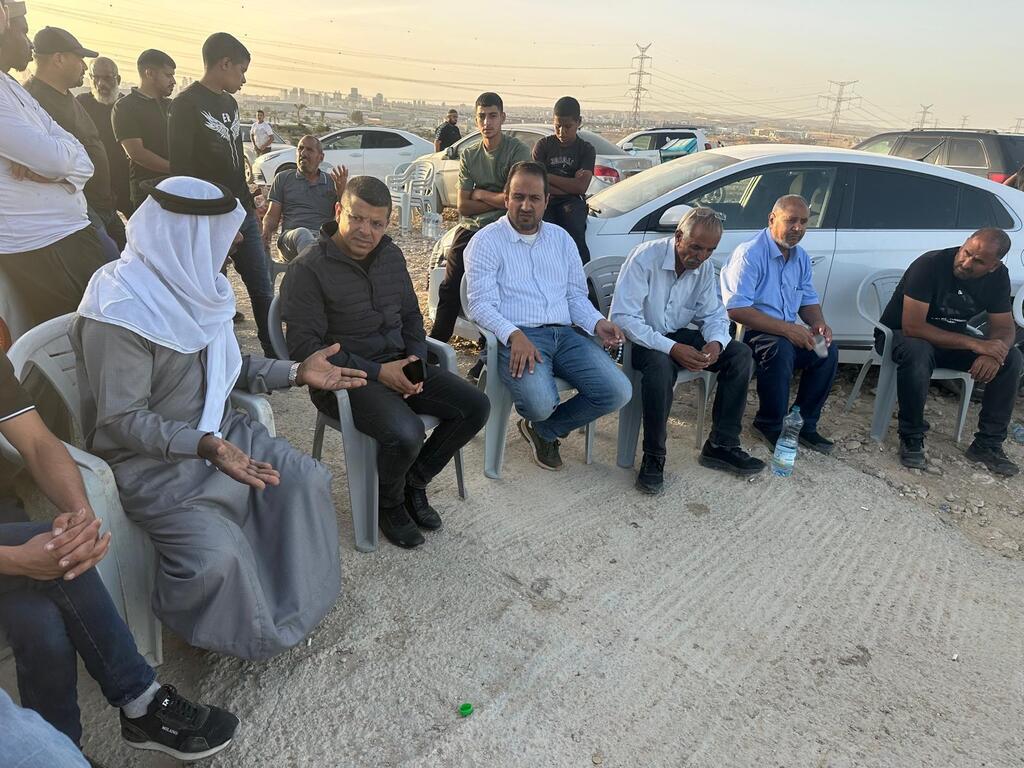 نواب الموحدة يزورون القرى المهددة بالهدم في النقب