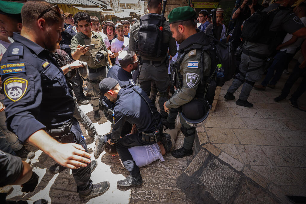 مواجهات وهتافات ضد العرب خلال "مسيرة الأعلام" الاستفزازية بالقدس