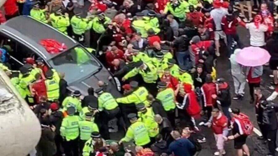 1.	حادث دهس خلال احتفالات ليفربول