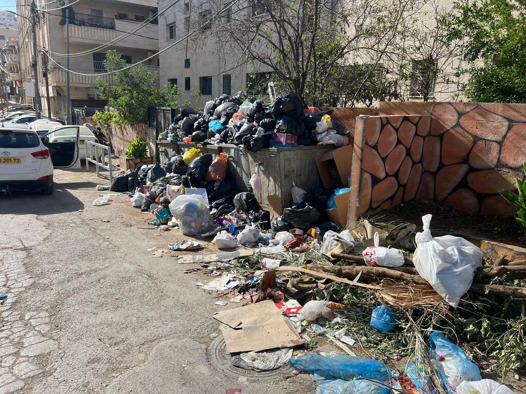 كفر عقب تغرق في النفايات: أزمة حادة والسكان في دائرة الخطر (وفق البند 27 أ من قانون الحقوق الأدبية (2007)) كفر عقب تغرق في النفايات: أزمة حادة والسكان في دائرة الخطر