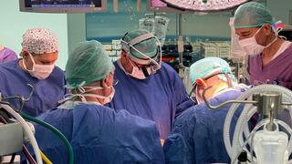 طاقم غرفة العمليات