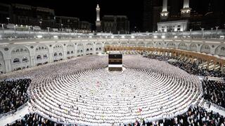 الكعبة المشرّفة الواقعة في مكة المكرمة
