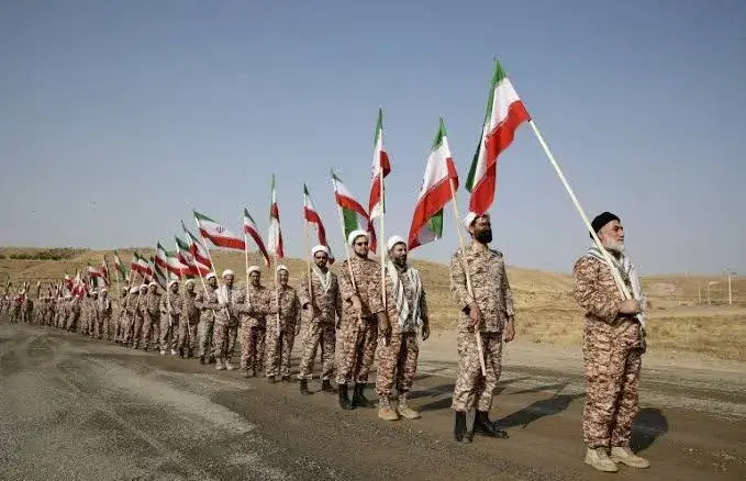 الجيش الإيراني والحرس الثوري