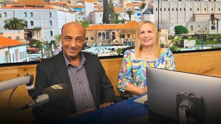 فايزة الحسيني والزميل وديع عواودة