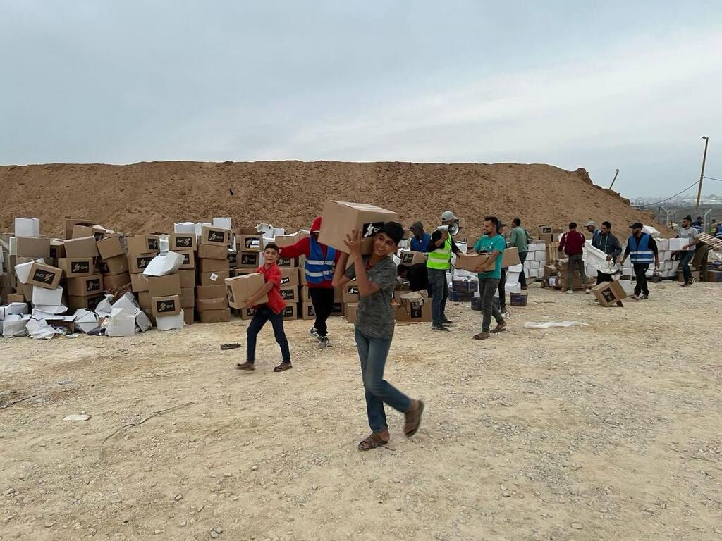 توزيع مساعدات في قطاع غزة