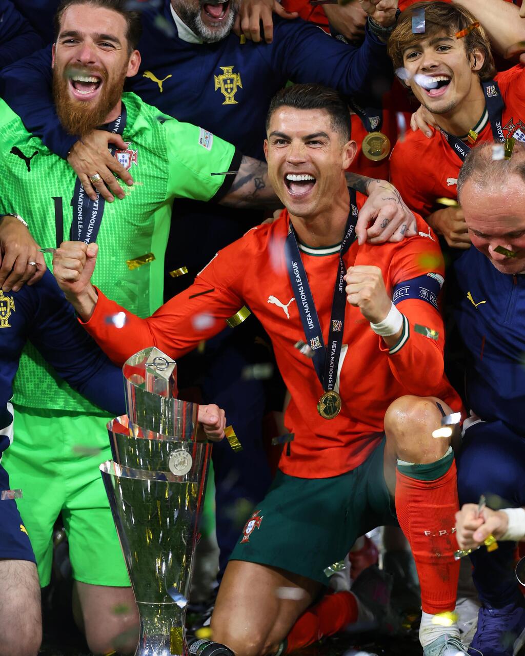 تتويج البرتغال باللقب الأوروبي