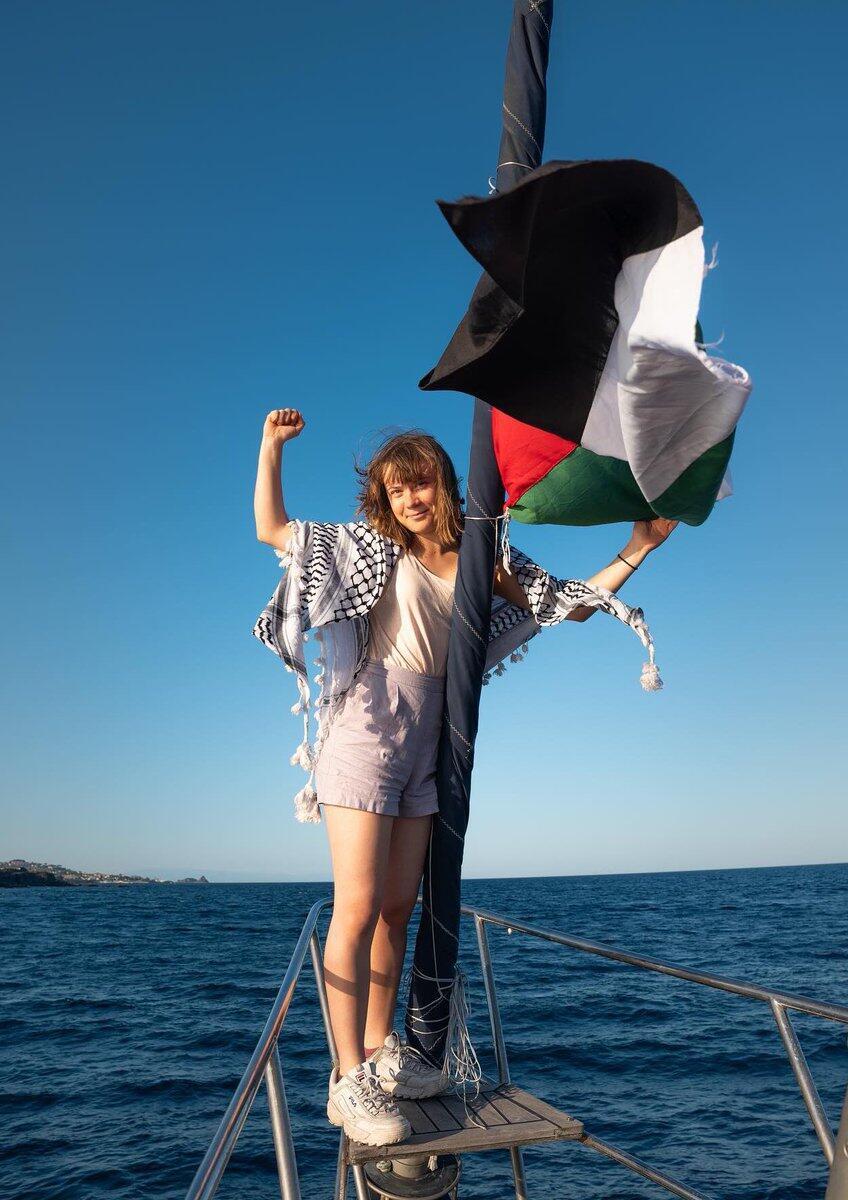 غريتا تونبرغ على سفينة "مادلين"