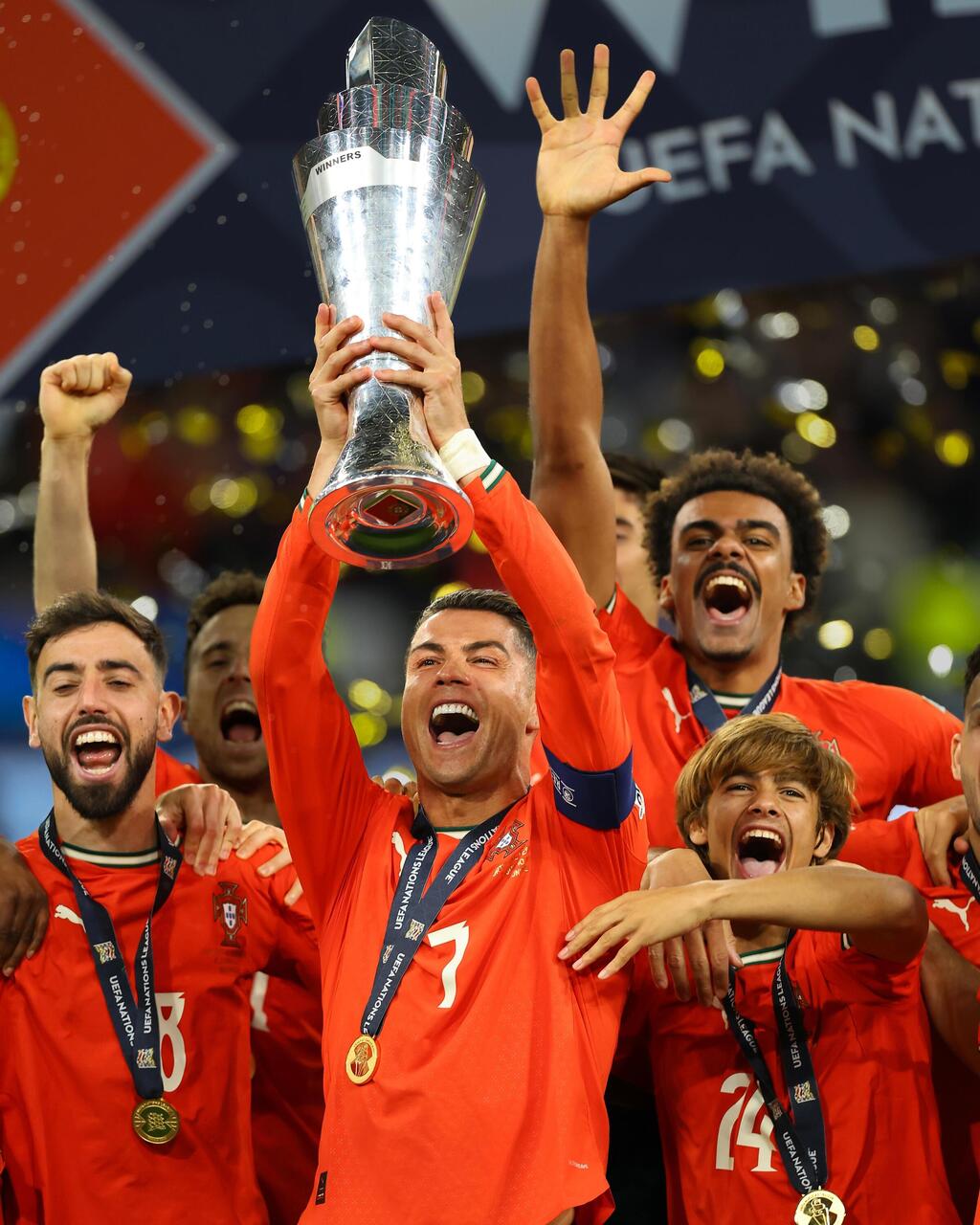 تتويج البرتغال باللقب الأوروبي