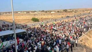 السلطات المصرية تحتجز وتُرحّل مشاركين في "قافلة الصمود" إلى غزة