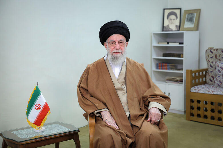 المرشد الأعلى علي خامنئي