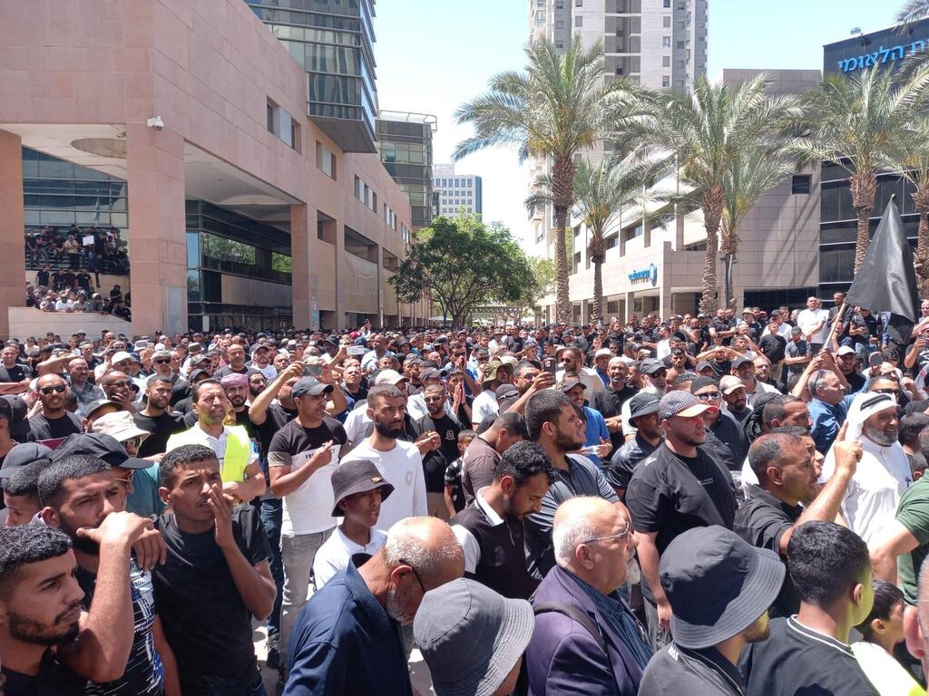 مظاهرة واسعة ضد التهجير وغياب الاعتراف