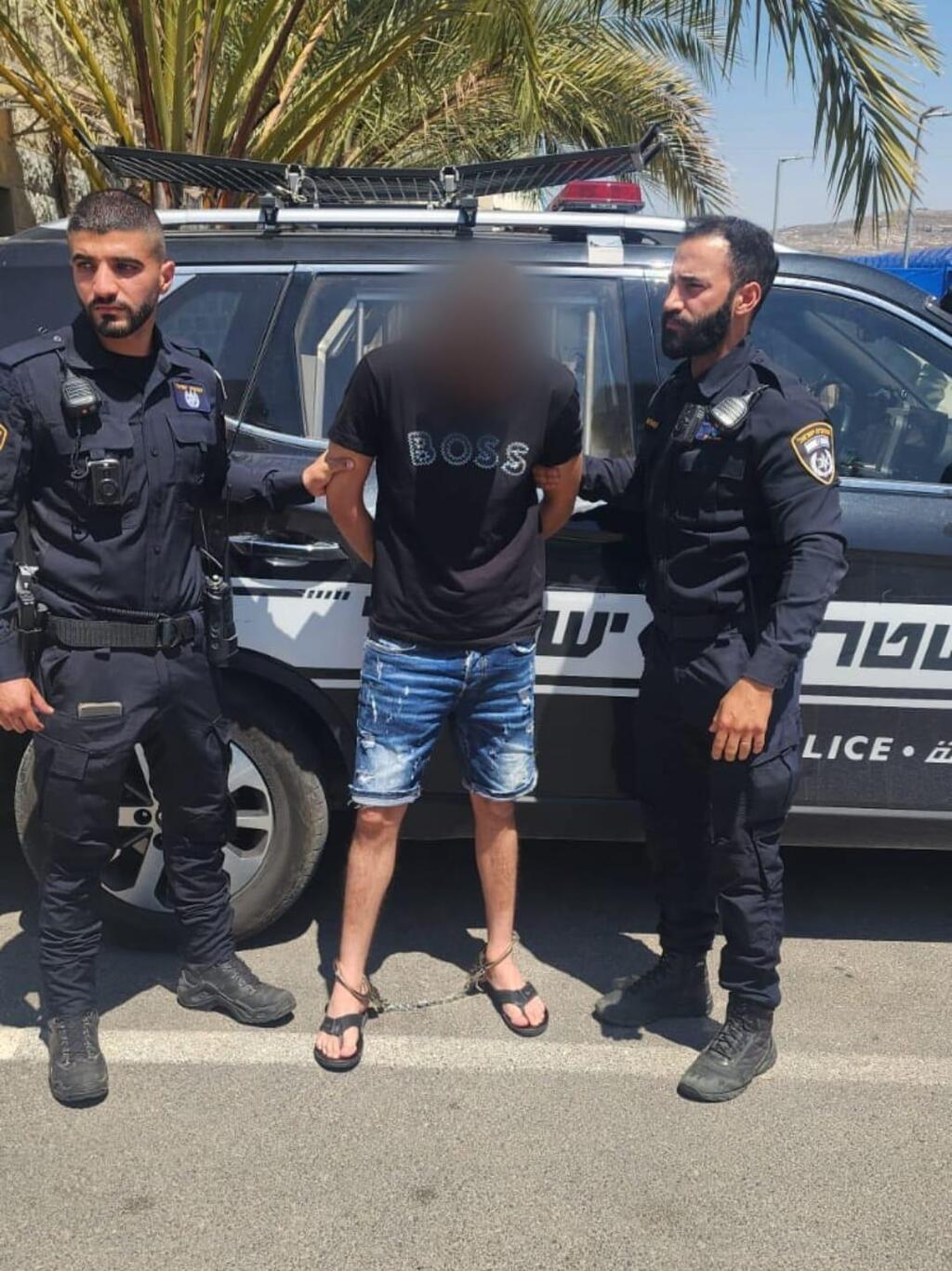 الشرطة: اعتقال شاب من كفر كنا لنشره صورة علم إيران مرفقة بأغنية وتحية