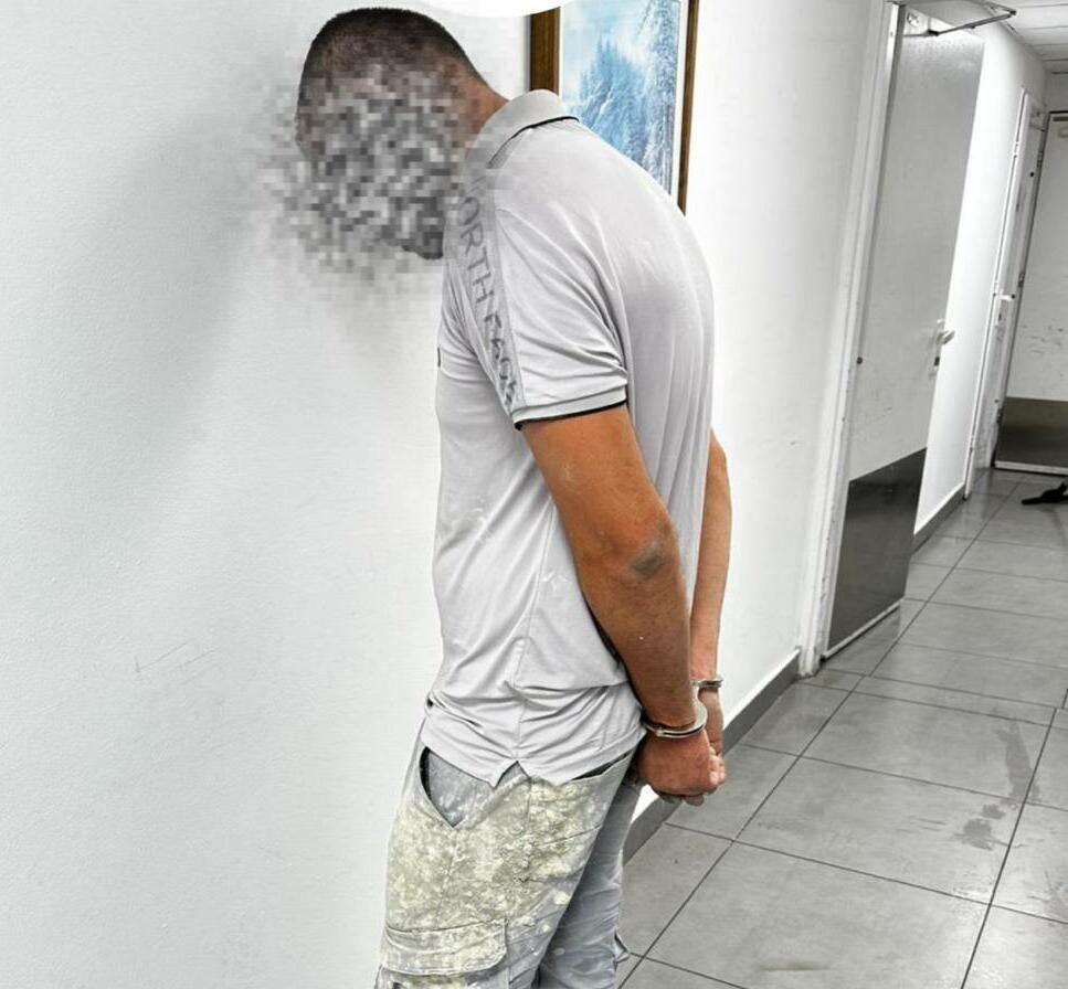 بني براك: اعتقال مواطن عربي تتهمه السلطات بالهتاف "الله أكبر" خلال دوي صافرات الإنذار (الشرطة) بني براك: اعتقال مواطن عربي تتهمه السلطات بالهتاف "الله أكبر" خلال دوي صافرات الإنذار