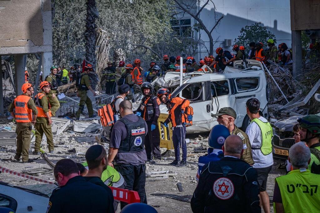 16 إصابة بينها 3 حالات حرجة بعد سقوط صاروخ في حولون
