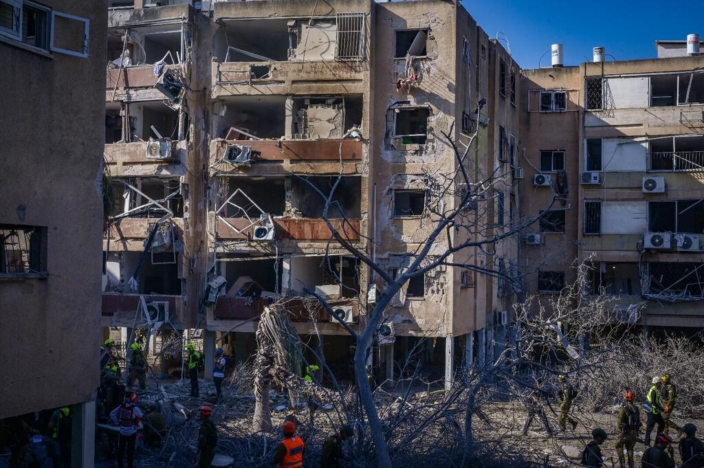 16 إصابة بينها 3 حالات حرجة بعد سقوط صاروخ في حولون