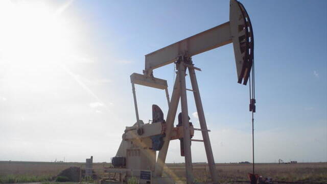 استخراج النفط