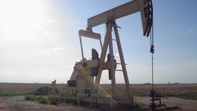 استخراج النفط