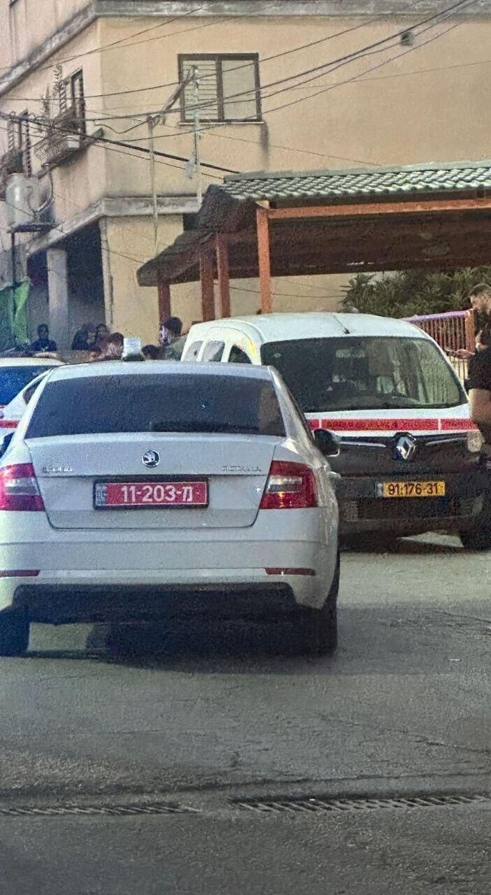 يافة الناصرة: شاب في الثلاثينات بحالة حرجة إثر جريمة عنف