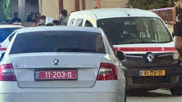 يافة الناصرة: شاب في الثلاثينات بحالة حرجة إثر جريمة عنف