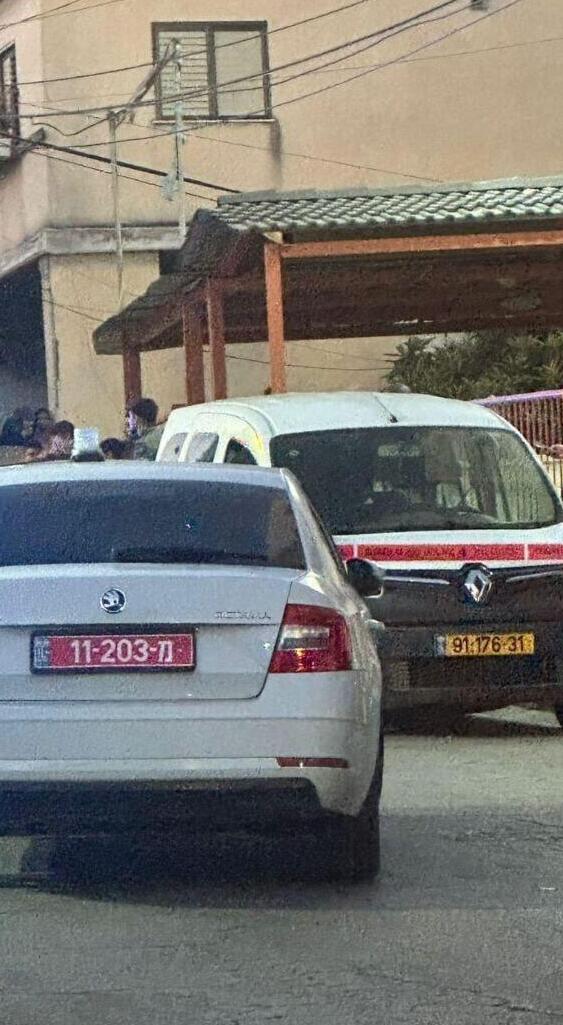يافة الناصرة: شاب في الثلاثينات بحالة حرجة إثر جريمة عنف