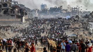 طوابير الانتظار للحصول على مساعدات إنسانية في قطاع غزة