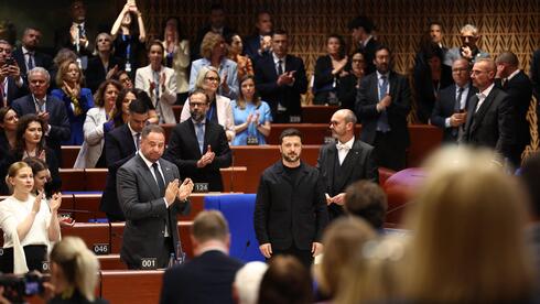  الرئيس الأوكراني فولوديمير زيلينسكي  في الاتحاد الأوروبي