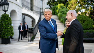 رئيس الوزراء بنيامين نتنياهو برفقة الرئيس الأمريكي دونالد ترامب