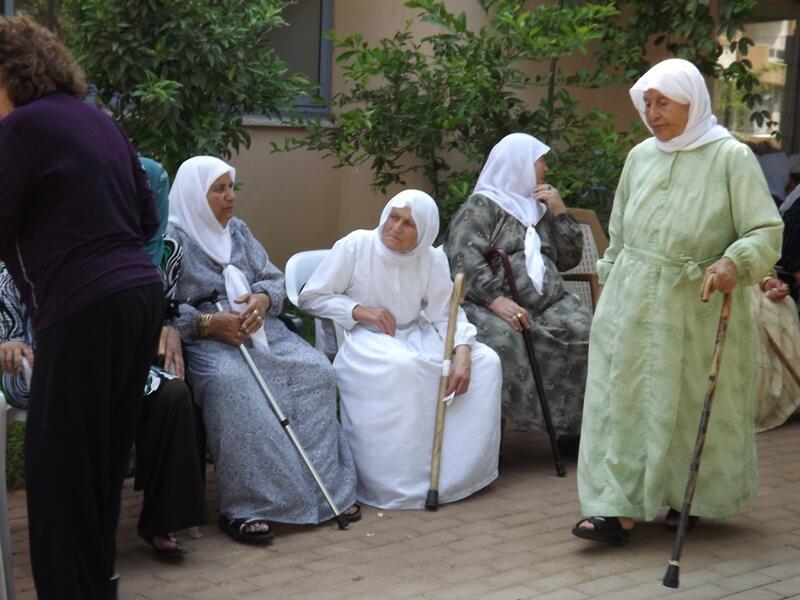 نشاط في بيت المسنين 