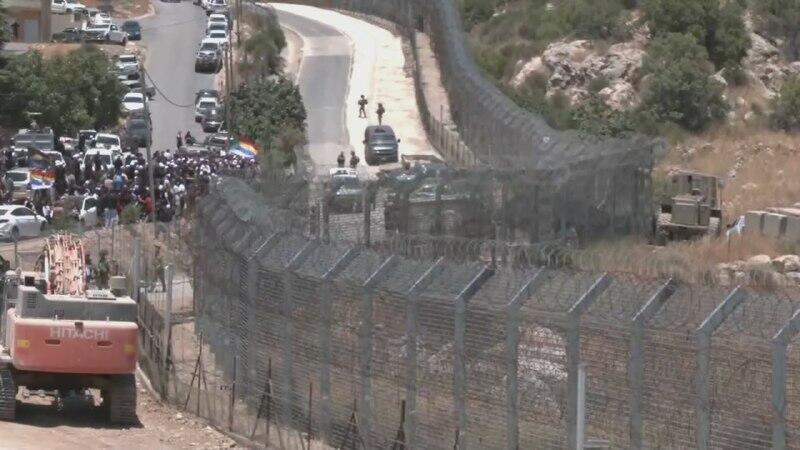 عدد من أبناء الطائفة الدرزية في البلاد اجتازوا الحدود في الجولان ودخلوا إلى الأراضي السورية