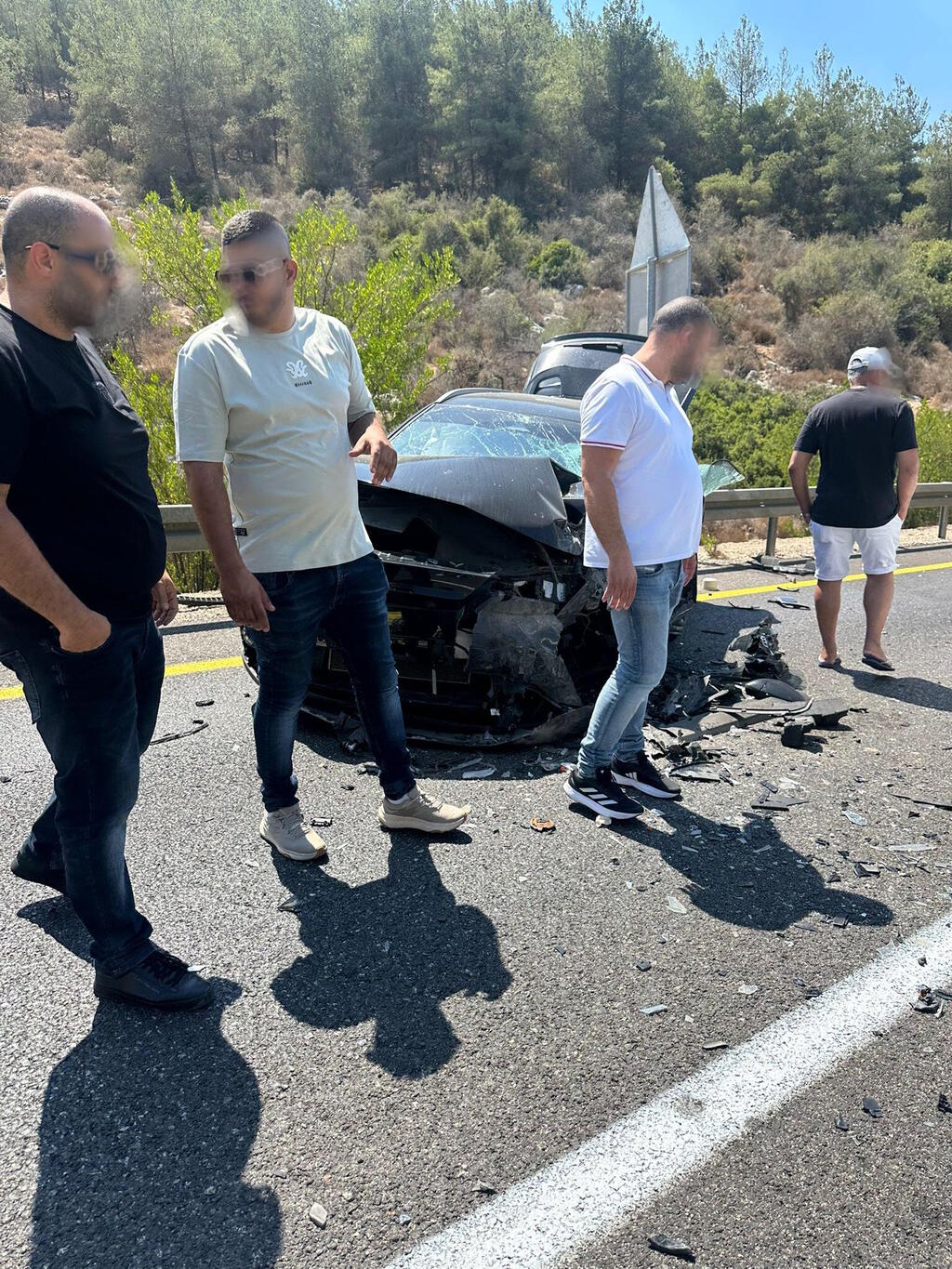 إصابة حرجة و3 إصابات متفاوتة في حادث طرق قرب شعب