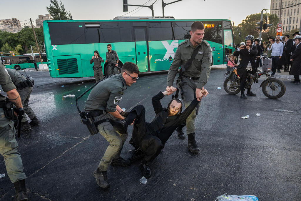 مظاهرات الحريديم ضد التجنيد في منطقة القدس (Flash90)  مظاهرات الحريديم ضد التجنيد في منطقة القدس