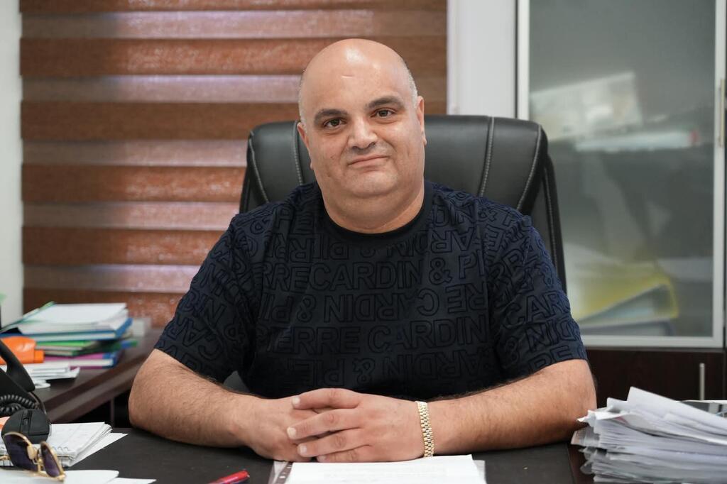 عزّ الدين الفاهوم رئيس نقابة العاملين في بلدية الناصرة (وفق البند 27 أ من قانون الحقوق الأدبية (2007)) عزّ الدين الفاهوم رئيس نقابة العاملين في بلدية الناصرة