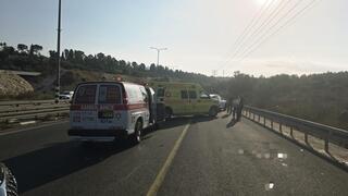 3 إصابات بينها واحدة حرجة لامرأة 40 عاما بحادث طرق قرب مدينة حريش 