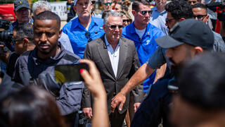 ويتكوف يصل ميدان المختطفين في تل ابيب