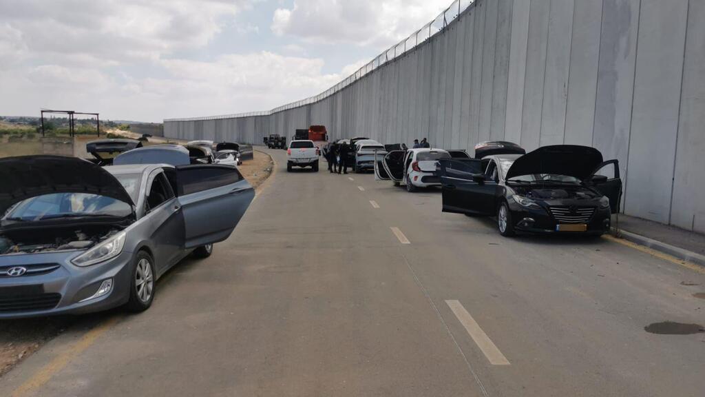 الشرطة: استعادة 30 مركبة مسروقة من مناطق الضفة الغربية وإعادتها لأصحابها