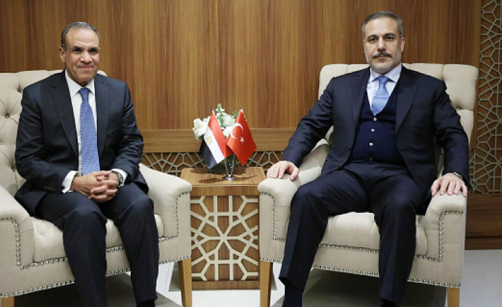 هاكان فيدان  وزير الخارجية التركي مع بدر عبد العاطي وزير الخارجية المصري