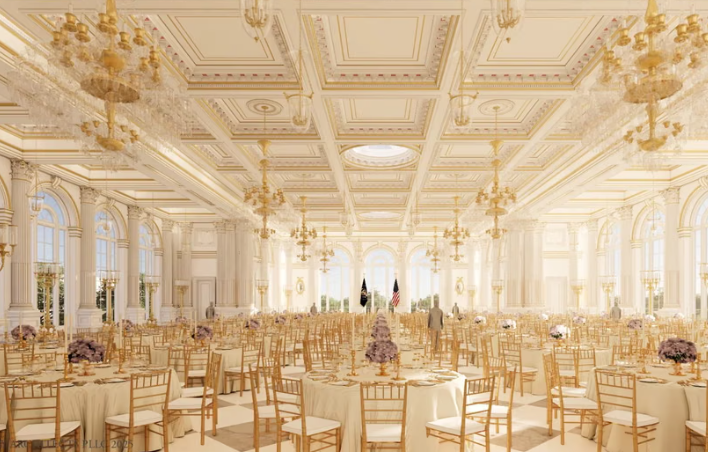 أصدر البيت الأبيض تصاميم تخطيطية لقاعة الرقص تُظهر جدرانًا وتفاصيل باللونين الأبيض والذهبي.