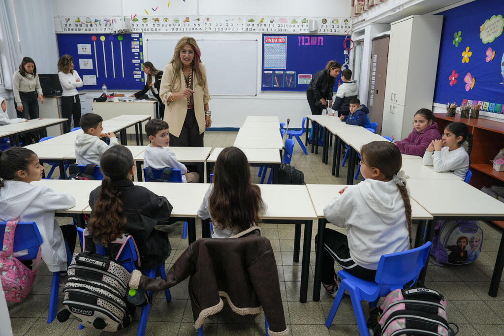 طلاب في مدرسة يهودية