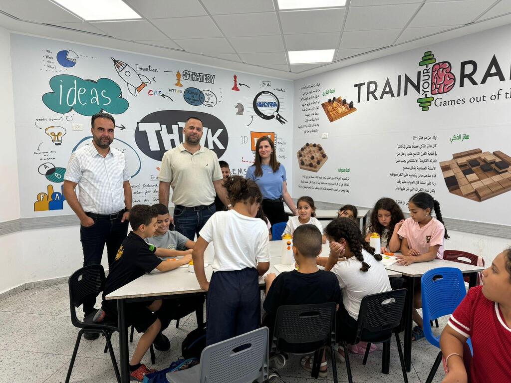 عرابة: اختتام مخيم العلوم والتكنولوجيا البلدي بمشاركة واسعة من الطلاب (وفق البند 27 أ من قانون الحقوق الأدبية (2007)) عرابة: اختتام مخيم العلوم والتكنولوجيا البلدي بمشاركة واسعة من الطلاب