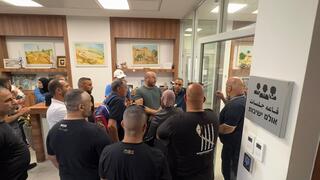 أولياء أمور في الرينة: البلدية ترفض استقبال أطفالنا بصفوف البساتين بمدرسة القسطل