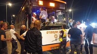 اعتداء على سائق حافلة عربي قرب مجد الكروم