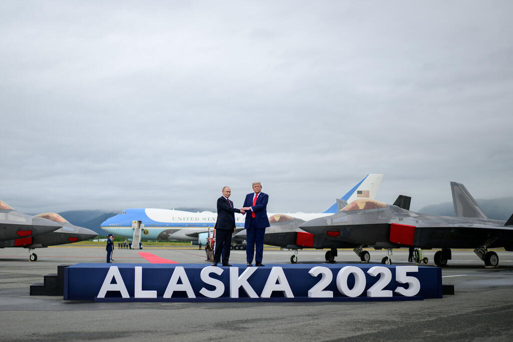 لقاء بوتين وترامب (تصوير: البيت الأبيض) لقاء بوتين وترامب