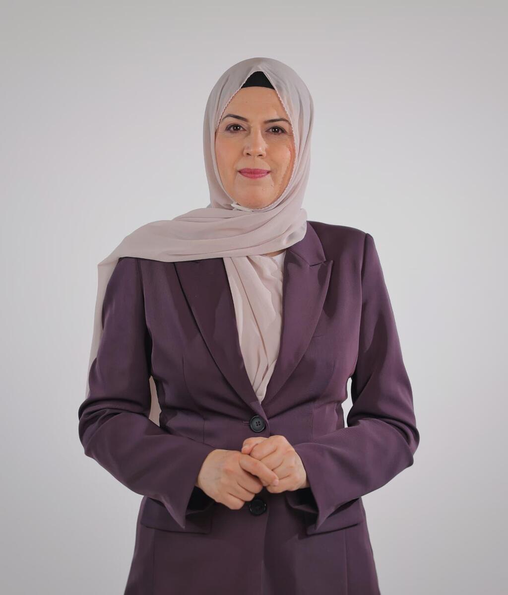 شيرين يونس