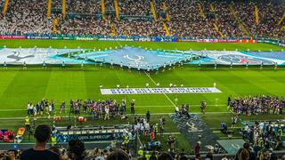 لافتة كفى لقتل الاطفال في نهائي كأس السوبر