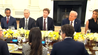 زوكربيرغ  والرئيس ترامب