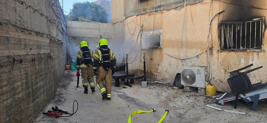 اندلاع حريقين في منزلين ببلدة عبلين دون إصابات (تصوير: سلطة الاطفاء)  اندلاع حريقين في منزلين ببلدة عبلين دون إصابات