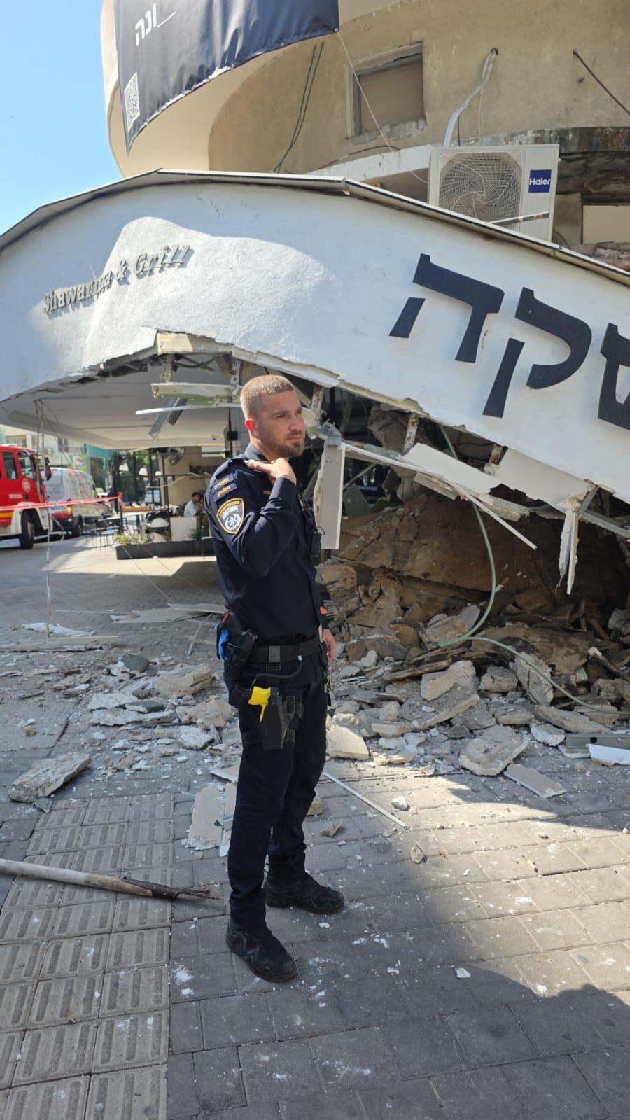 تل أبيب: انهيار شرفة في شارع ديزنغوف 