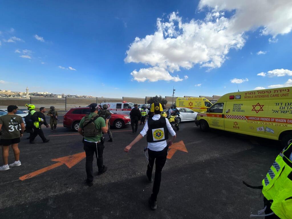 من موقع عملية الدهس جنوب القدس