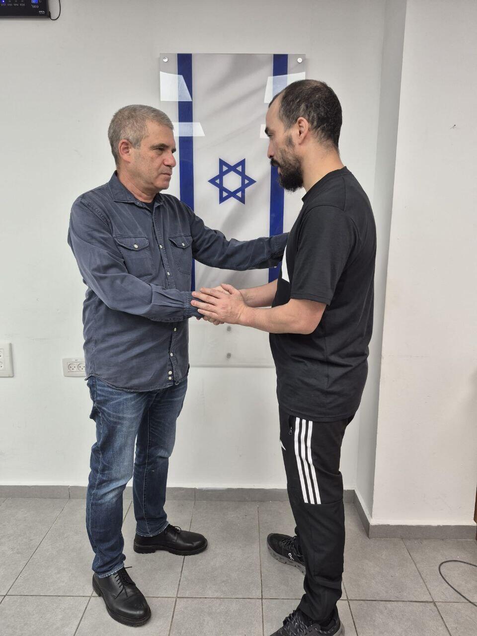 هيرش يستقبل سلامة